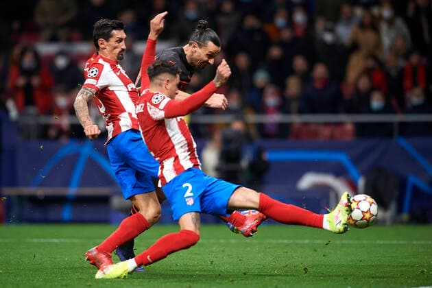 Sport Themen der Woche KW47 Sport Bilder des Tages Atletico Madrid v AC Milan: Group B - UEFA Champions League Zlatan Ibrahimovic of Milan shooting to goal during the UEFA Champions League group B match between Atletico Madrid and AC Milan at Wanda Metropolitano on November 24, 2021 in Madrid, Spain. Madrid Spain  Copyright: xJosexBretonx breton-atletico211124_npPN5
