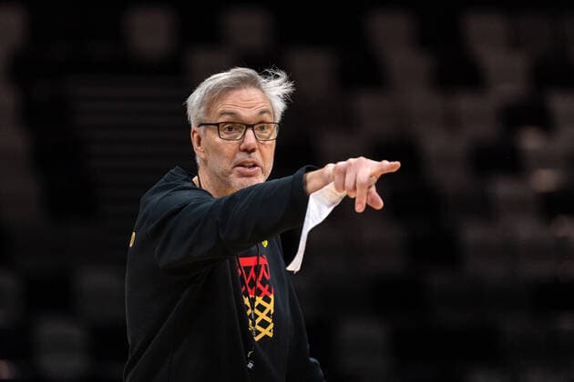 Basketball Nuremberg 25 11 2021 Season 2021 2022 FIBA World Cup Qualifiers Germany GER Estonia EST Training shootaround Gordon Herbert Germany, national coach