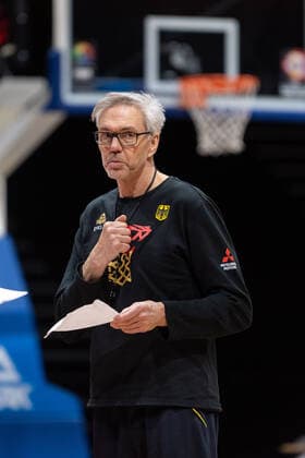 Basketball Nuremberg 25 11 2021 Season 2021 2022 FIBA World Cup Qualifiers Germany GER Estonia EST Training shootaround Gordon Herbert Germany, national coach