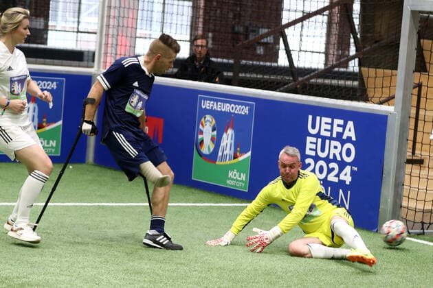 1 FC Köln Host city Cologne welcomes delegation from DFB and UEFA At the kick off event, Team Cologne will take on Team Euro 2024 for a show match, right Alexander Wehrle, 25 11 2021, pict. DUS900