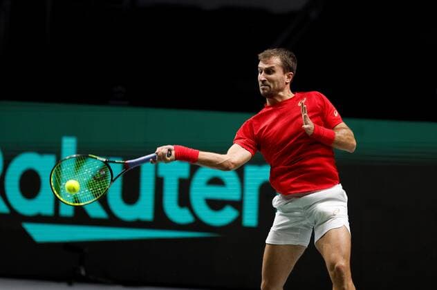 Canadian tennis player Steven Diez in action against Swedish Elias Ymer during the Davis Cup Final tennis match held at Madrid Arena, in Madrid, central Spain, 25 November 2021. Canada vs. Sweden !ACHTUNG: NUR REDAKTIONELLE NUTZUNG!  Copyright: xRodrigoxJimenezx GRAF1397 20211125-f9736de64ecbd7eabc027089a96bfa259774af7b