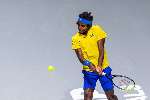 211125 Elias Ymer of Sweden during the Davis Cup Finals group stage tennis match between Canada and Sweden on November 25, 2021 in Madrid Photo Mathias Bergeld BILDBYRAN kod MB MB0271 tennis davis cup davis cup finals davis cup finals 2021 canada sweden bbeng sverige kanada,  Copyright: MATHIASxBERGELD BB211125MB012
