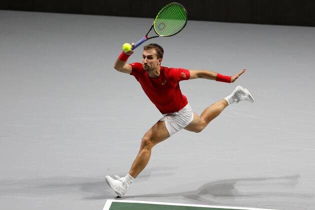 Canadian tennis player Steven Diez reacts against Swedish Elias Ymer during the Davis Cup Final tennis match held at Madrid Arena, in Madrid, central Spain, 25 November 2021. Canada vs. Sweden !ACHTUNG: NUR REDAKTIONELLE NUTZUNG!  Copyright: xRodrigoxJimenezx GRAF1414 20211125-9fbb487ba087319083517c9e6cc8d27117b8e3f8