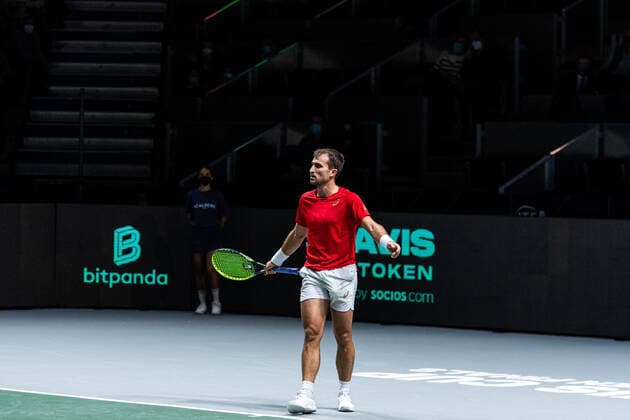 211125 Steven Diez of Canada looks dejected during the Davis Cup Finals group stage tennis match between Canada and Sweden on November 25, 2021 in Madrid Photo Mathias Bergeld BILDBYRAN kod MB MB0271 tennis davis cup davis cup finals davis cup finals 2021 canada sweden bbeng sverige kanada depp,  Copyright: MATHIASxBERGELD BB211125MB027