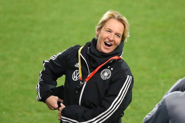 Germany vs Turkey, World Cup Quali, training Braunschweig, 25 11 2021, FOOTBALL Germany Turkey, World Cup Qualification Women 2021 22, training, national coach Martina Voss Tecklenburg Germany Braunschweig
