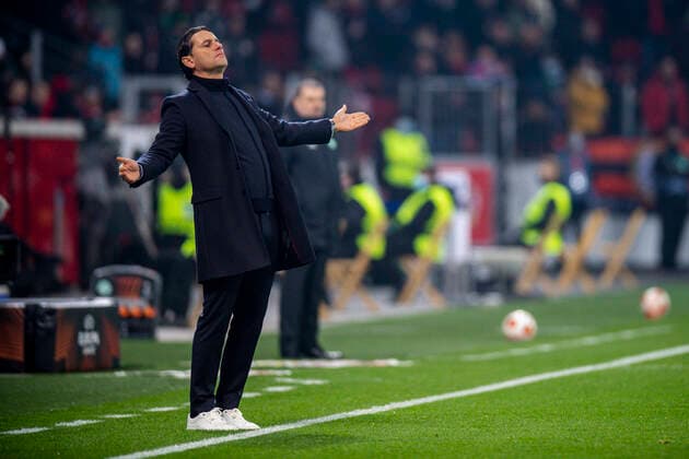 Football UEFA Europa League, Matchday 5, Bayer 04 Leverkusen Celtic Glasgow on 25 11 2021 in Leverkusen North Rhine Westphalia Leverkusen s head coach Gerardo Seoane on the sidelines, gestures, disappointment, facial expressions, UEFA REGULATES PROHIBIT ANY USE OF PHOTOGRAPHS AS IMAGE SEQUENCES AND OR QUASI VIDEO Copyright: xChristopherxNeundorfx