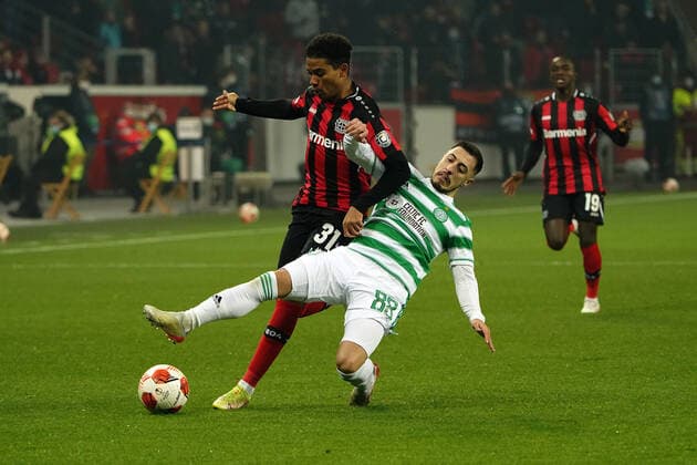 25 11 2021, Football , Season 21 22, Europa League ,Group Stage , Group G, Bayer 04 Leverkusen FC Celtic Glasgow Bayarena Leverkusen , Amine Adli, , Bayer 04 Leverkusen, Jpsip Juranovic, Celtic, Foto Chai von der Laage UEFA regulations prohibit any use of photographs as image sequences and or quasi video EDITORIAL USE ONLY