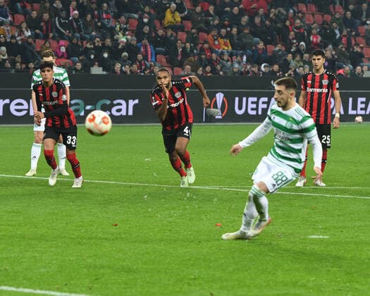 Europa League Bayer 04 Leverkusen Celtic Glasgow 25 11 2021 Goal 1 1 by Josip Juranovic Celtic on penalty, 4 Jonathan Tah LEV DFL REGULATIONS PROHIBIT ANY USE OF PHOTOGRAPHS AS IMAGE SEQUENCES AND OR QUASI VIDEO EDITORIAL USE ONLY HM