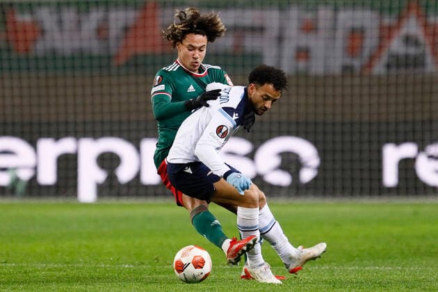 FC Lokomotiv Moscow v SS Lazio: Group E - UEFA Europa League Alexis Beka Beka (L) of Lokomotiv Moscow and Felipe Anderson of Lazio vie for the ball during the UEFA Europa League Group E football match between FC Lokomotiv Moscow and SS Lazio on November 25, 2021 at RZD Arena in Moscow, Russia. Moscow Russia  Copyright: xMikexKireevx originalFilename:kireev-fclokomo211125_npoNc.jpg