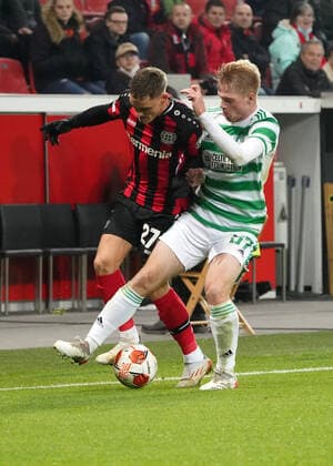 25 11 2021, Football , Season 21 22, Europa League ,Group Stage , Group G, Bayer 04 Leverkusen FC Celtic Glasgow Bayarena Leverkusen , Florian Wirtz, , Bayer 04 Leverkusen, Stephen Welsh, Celtic, Foto Chai von der Laage UEFA regulations prohibit any use of photographs as image sequences and or quasi video EDITORIAL USE ONLY
