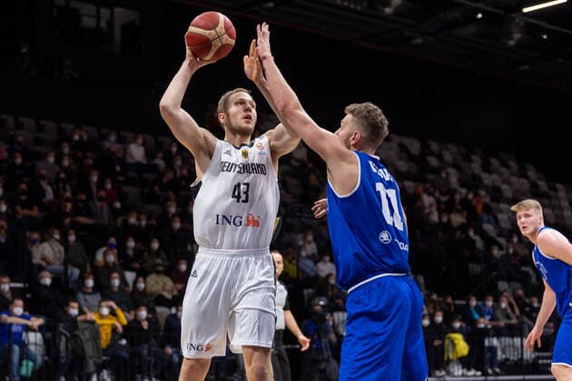 Basketball Nürnberg 25 11 2021 FIBA World Cup European Qualifiers Germany GER Estonia EST Christian Sengfelder Germany, No 43 Siim Sander Vene Estonia, No 11
