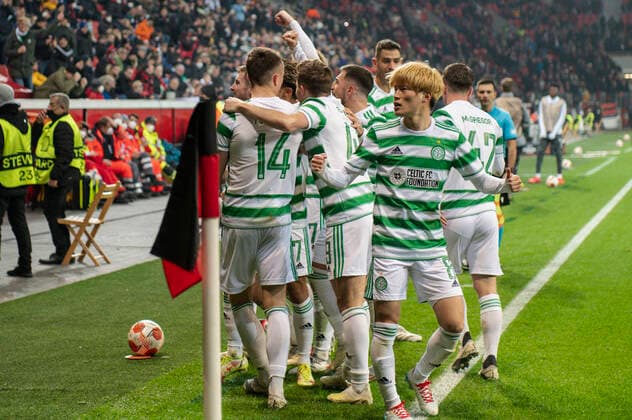 Football UEFA Europa League, Matchday 5, Bayer 04 Leverkusen Celtic Glasgow on 25 11 2021 in Leverkusen North Rhine Westphalia Goal to 1 2, goal celebrations, cheers, joy of Glasgow s Jota UEFA REGULATES PROHIBIT ANY USE OF PHOTOGRAPHS AS IMAGE SEQUENCES AND OR QUASI VIDEO Copyright: xChristopherxNeundorfx
