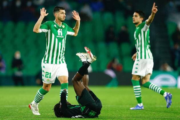 Mandatory Credit: Photo by Pressinphoto Shutterstock (12618144l) Guido Rodriguez of Real BetisGuido Rodriguez of Real Betis Real Betis v Ferencvaros TC, UEFA Europa League 2021-2022, date 5. Football, Benito Villamarin Stadium, Sevilla, Spain - 25 Nov 2021 Editorial use only Real Betis v Ferencvaros TC, UEFA Europa League 2021-2022, date 5. Football, Benito Villamarin Stadium, Sevilla, Spain - 25 Nov 2021 Editorial use only  Copyright: xPressinphoto Shutterstockx 12618144l
