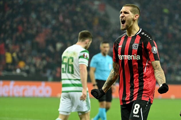 Leverkusen, Bayarena, 25 11 21, GER, Men, UEFA Europa League, 2021 2022 season, Bayer 04 Leverkusen Celtic Glasgow Image Robert Andrich Leverkusen cheers after his goal to make it 2 2 For journalistic use only North Rhine Westphalia Germany.