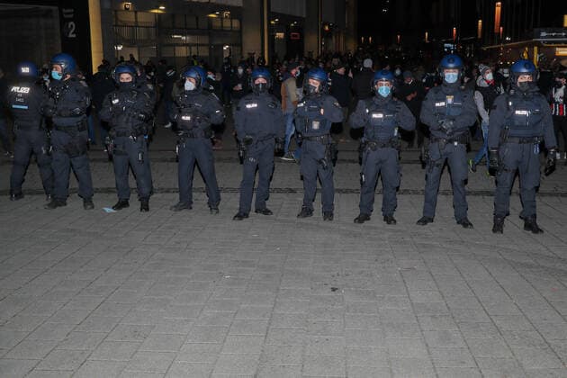 Football UEFA Europa League 05 matchday Eintracht Frankfurt Royal Antwerp on 25 11 2021 at Deutsche Bank Park in Frankfurt Police prevent both fan camps from meeting each other UR
