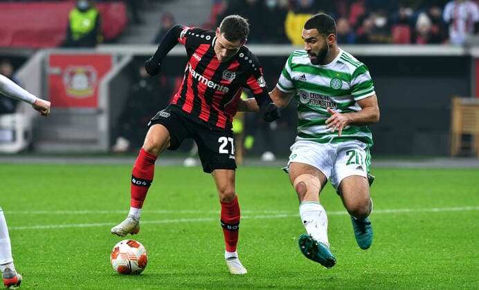 Football, UEFA Europa League, Men, 2021 2022 season, Group G, Matchday 5, BayArena Leverkusen, Bayer Leverkusen black Celtic Glasgow white Florian Wirtz LEV , Cameron Carter Vickers CTG Action UEFA REGULATIONS PROHIBIT ANY USE OF PHOTOGRAPHS AS IMAGE SEQUENCES AND OR QUASI VIDEO