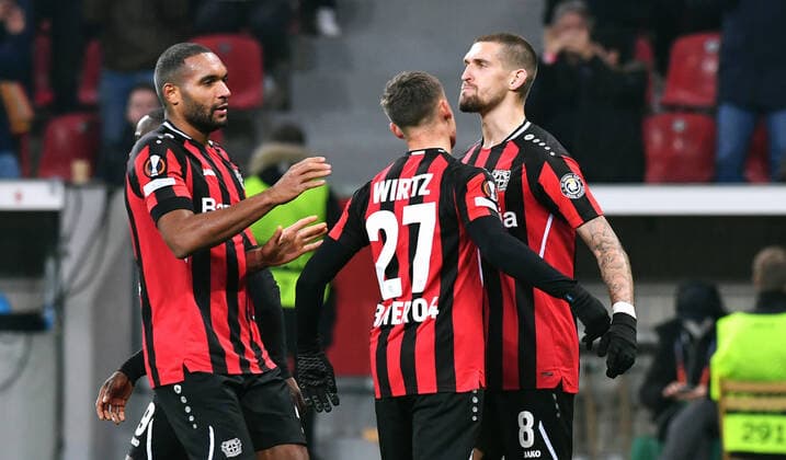 Football, UEFA Europa League, Men, 2021 2022 season, Group G, Matchday 5, BayArena Leverkusen, Bayer Leverkusen black Celtic Glasgow white cheering Robert Andrich LEV after his goal to make it 2 0 cheering, joy, action UEFA REGULATES PROHIBIT ANY USE OF PHOTOGRAPHS AS IMAGE SEQUENCES AND OR QUASI VIDEO