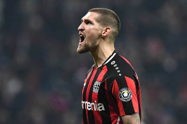 Goal scorer Robert Andrich Bayer 04 Leverkusen celebrates after scoring 2 2 25 11 2021, Football, European League, Bayer 04 Leverkusen vs Celtic Glasgow UEFA REGULATES PROHIBIT ANY USE OF PHOTOGRAPHS AS IMAGE SEQUENCES AND OR QUASI VIDEO 25 11 2021, Football, European League, Bayer 04 Leverkusen vs Celtic Glasgow Leverkusen Copyright: xEibner-Pressefotox