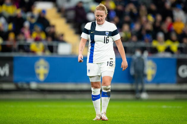 211125 Anna Westerlund of Finland looks dejected during the FIFA Women s World Cup Qualifier football match between Sweden and Finland on November 25, 2021 in Göteborg Photo Michael Erichsen BILDBYRAN COP 89 CS0237 bbeng dam fifa women s world cup qualifier finland football fotball fotboll fotboll qualifier soccer sweden sweden vm kval depp,  Copyright: MICHAELxERICHSEN BB211125MI087