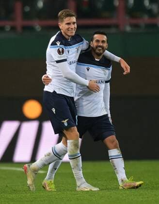 Russia Soccer Europa League Lokomotiv - Lazio 6704537 25.11.2021 Lazio s players celebrate a goal during the Europa League soccer match between Lokomotiv Moscow and Lazio Rome, in Moscow, Russia. Grigory Sysoev Sputnik Moscow Russia  Copyright: xGrigoryxSysoevx