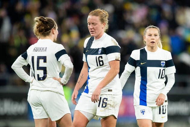 211125 Anna Westerlund of Finland looks dejected after the FIFA Women s World Cup Qualifier football match between Sweden and Finland on November 25, 2021 in Göteborg Photo Michael Erichsen BILDBYRAN COP 89 CS0237 bbeng dam fifa women s world cup qualifier finland football fotball fotboll fotboll kval qualifier soccer sweden sweden vm kval depp,  Copyright: MICHAELxERICHSEN BB211125MI097