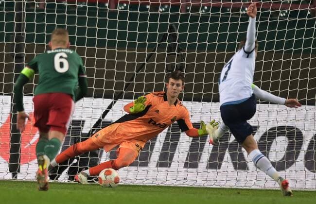 Russia Soccer Europa League Lokomotiv - Lazio 6704547 25.11.2021 Lazio s Ciro Immobile, right, scores a goal during the Europa League soccer match between Lokomotiv Moscow and Lazio Rome, in Moscow, Russia. Grigory Sysoev Sputnik Moscow Russia  Copyright: xGrigoryxSysoevx