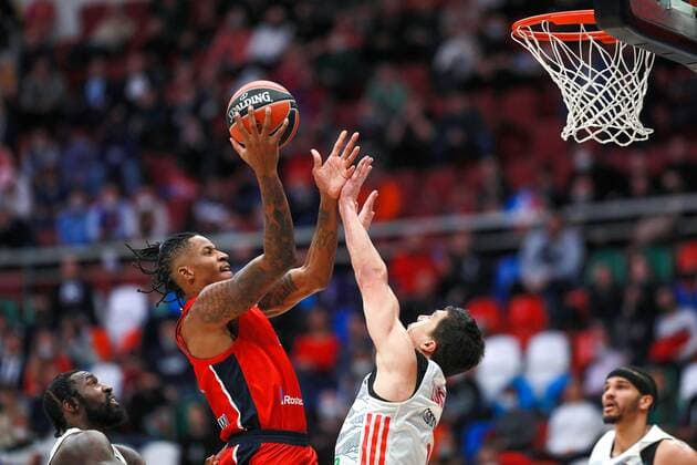 Russia Basketball Euroleague CSKA - Bayern 6704481 25.11.2021 CSKA?s Will Clyburn tries to score a goal during the Euroleague basketball match between CSKA Moscow and Bayern Munchen, in Moscow, Russia. Anton Denisov Sputnik Moscow Russia  Copyright: xAntonxDenisovx