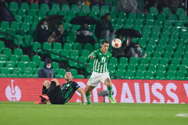 November 25, 2021, SEVILLA, SEVILLA, SPAIN: Cristian Tello of Real Betis in action during the UEFA Europa League, Group G, football match played between Real Betis and Ferencvaros TC at Benito Villamarin stadium on November 25, 2021, in Sevilla, Spain. SEVILLA SPAIN - ZUMAa181 20211125_zaa_a181_060 Copyright: xJoaquinxCorcherox