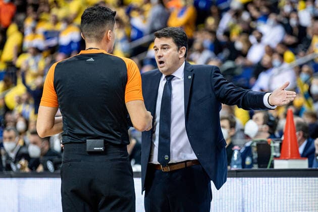 Basketball Berlin 25 11 2021 Season 2021 2022 EuroLeague 12 Matchday Alba Berlin vs Maccabi Tel Aviv Coach Israel Gonzalez Alba