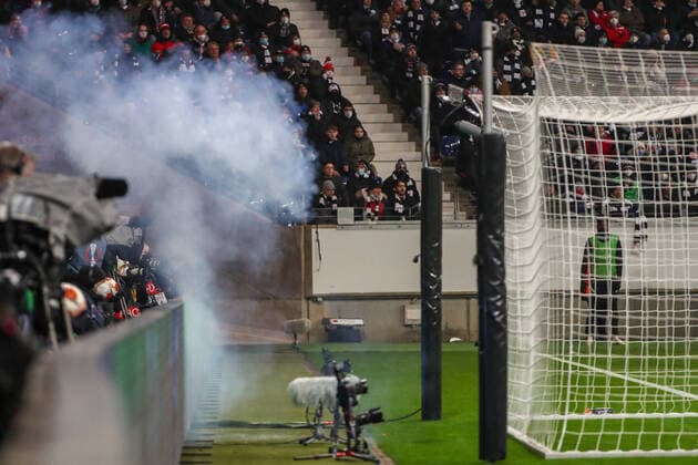 Football UEFA Europa League 05 matchday Eintracht Frankfurt Royal Antwerp on 25 11 2021 at Deutsche Bank Park in Frankfurt A detonation behind the goal of goalkeeper Jean Butez Antwerp UR
