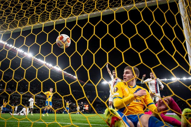 Broendby IFs Mikael Uhre scores to 1 0 during the Europa League match between Broendby IF and Olympique Lyonnais at Broendby Stadium in Broendby, Thursday 25 November 2021, Broendby  Copyright: RitzauxScanpix MadsxClausxRasmussenx cop101 spdk20211125-232831-L