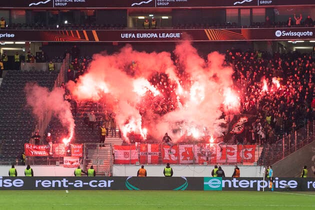 UEFA Europa League, Eintracht Frankfurt vs Royal Antwerpen FC, Frankfurt, Deutsche Bank Park, 25 11 2021 Royal Antwerpen Fans Pyro, Eintracht Frankfurt vs Royal Antwerpen FC, Frankfurt, Deutsche Bank Park, 25 11 2021 Copyright: xBEAUTIFULxSPORTS Gawlikx