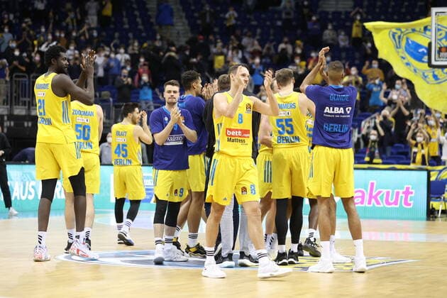 DEU, EuroLeague, ALBA vs Maccabi Tel Aviv, 25 11 2021, Mercedes Benz Arena, Berlin, DEU, EuroLeague, ALBA vs Maccabi Tel Aviv, in the picture ALBA player circle nordphotoxGmbHx xEngler nph00076