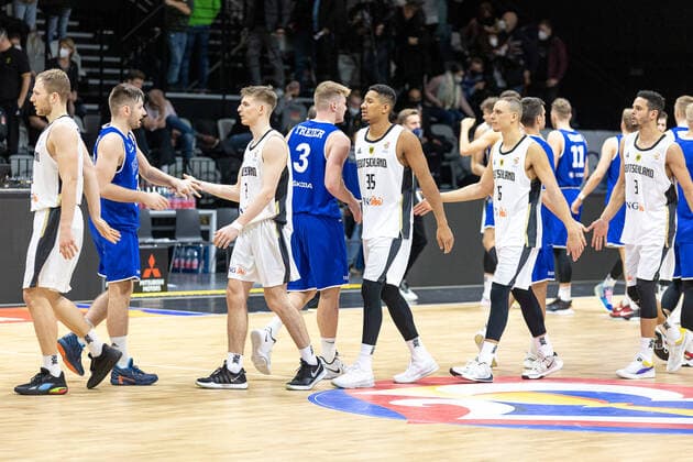Christian Sengfelder Germany, 43 , Kristian Kullamae Estonia, 77 , Justus Hollatz Germany, 21 , Kaspar Treier Estonia, 03 , Karim Jallow Germany, 35 , Robin Amaize Germany, 16 , Dominic Lockhart Germany, 03 Germany vs Estonia, Basketball, World Cup Qualification 2023, Group D, 25 11 2021 Photo EIBNER Guener Santemiz Germany vs Estonia, Basketball, World Cup Qualification 2023, Group D, 25 11 2021 Nuernberg, Germany. Copyright: xEIBNER GuenerxSantemizx EP_GSZ