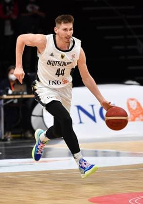 25 11 2021 Basketball international match qualification World Cup European Qualifiers Germany Germany vs Estonia Estonia David Krämer Kraemer 44, Germany cropped single image