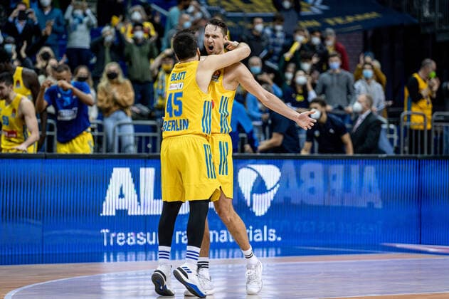 Basketball Berlin 25 11 2021 Season 2021 2022 EuroLeague 12 Matchday Alba Berlin vs Maccabi Tel Aviv Cheers Tamir Blatt Alba, No 45 and Marcus Eriksson Alba, No 8.