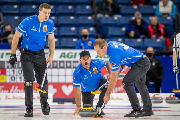 November 26, 2021, Saskatoon, SK, Canada: Team Bottcher third Darren Moulding throws against Team Epping during Draw 16 of the 2021 Canadian Olympic curling trials in Saskatoon, Friday, November 26, 2021. Darren Moulding  - ZUMAc35_ 20211126_zaf_c35_039 Copyright: xLiamxRichardsx