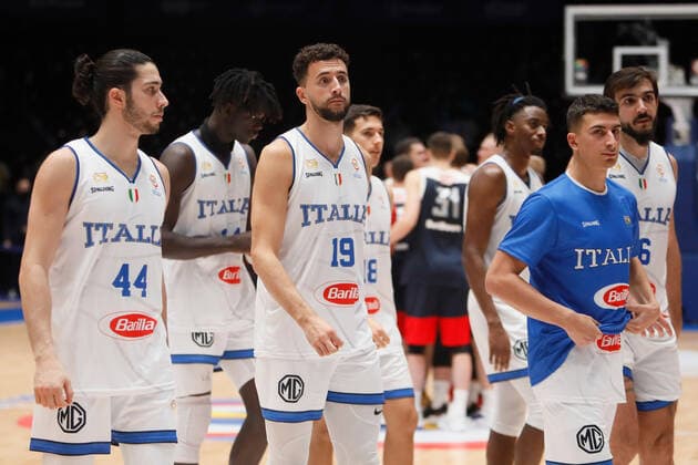 Russia V Italy - FIBA Basketball World Cup 2023 Qualifiers Italy players react after losing the FIBA Basketball World Cup 2023 Qualifying Tournament match between Russia and Italy on November 26, 2021 at Yubileyny Sports Palace in Saint Petersburg, Russia. Saint Petersburg Russia  Copyright: xMikexKireevx originalFilename:kireev-notitle211126_npCMO.jpg