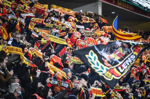 Supporters of Lens FOOTBALL : RC Lens vs Angers SCO - Ligue 1 Uber Eats - 26 11 2021 MatthieuMirville Panoramic 