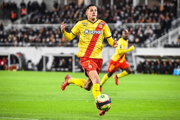 Florian SOTOCA of Lens FOOTBALL : RC Lens vs Angers SCO - Ligue 1 Uber Eats - 26 11 2021 MatthieuMirville Panoramic 