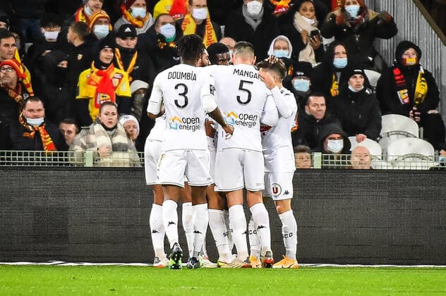 Sofiane BOUFAL of Angers celebrate his goal with teammates FOOTBALL : RC Lens vs Angers SCO - Ligue 1 Uber Eats - 26 11 2021 MatthieuMirville Panoramic 