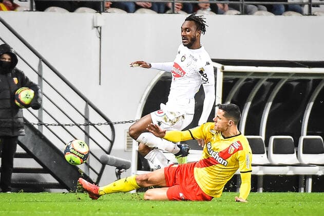 Souleyman DOUMBIA of Angers and Florian SOTOCA of Lens FOOTBALL : RC Lens vs Angers SCO - Ligue 1 Uber Eats - 26 11 2021 MatthieuMirville Panoramic 