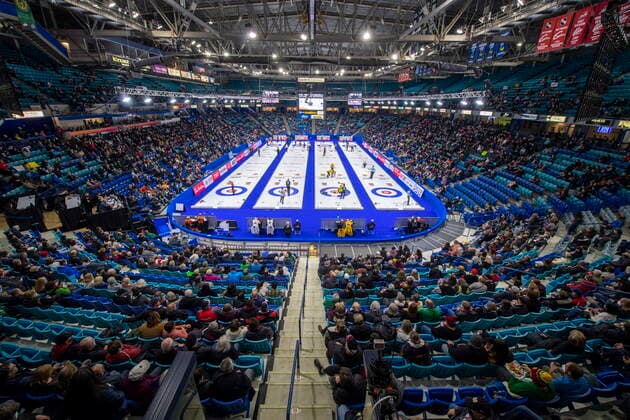 November 26, 2021, Saskatoon, SK, Canada: Draw 18 of the 2021 Canadian Olympic curling trials in Saskatoon, Friday, November 26, 2021. Canada News - November 26, 2021  - ZUMAc35_ 20211126_zaf_c35_239 Copyright: xLiamxRichardsx