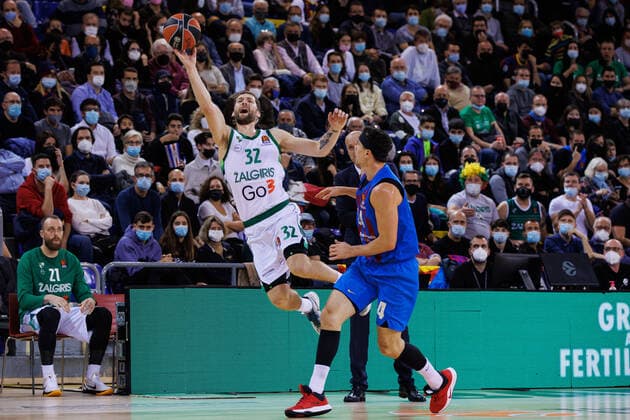 November 26, 2021, Barcelona, Spain: Janis Strelnieks of Zalgiris Kaunas in action during the Turkish Airlines Euroleague match between FC Barcelona, Barca and Zalguiris Kaunas at Palau Blaugrana in Barcelona. Barcelona Spain - ZUMAd159 0142980252st Copyright: xDavidxRamirezx