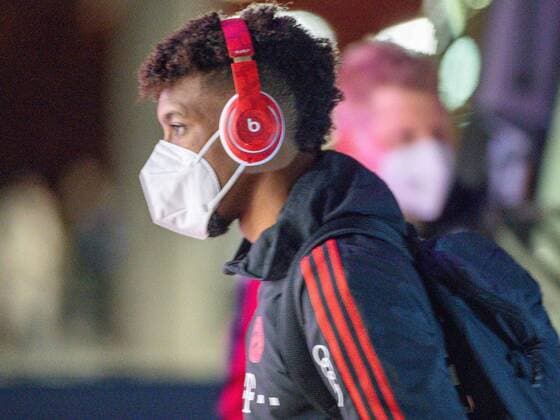 Arrival of FCB team at stadium, Kingsley Coman FC Bayern Muenchen, 11 , GER, FC Bayern Muenchen vs Arminia Bielefeld, Football, Bundesliga, 13 Spieltag, Spielzeit 2021 2022, 27 11 2021, DFB DFL regulations prohibit any use of photographs as image sequences and or quasi video , GER, FC Bayern Muenchen vs Arminia Bielefeld, Football, Bundesliga, 13 Spieltag, Spielzeit 2021 2022, 27 11 2021 Muenchen Copyright: xEibner-Pressefoto SaschaxWaltherx EP_EER