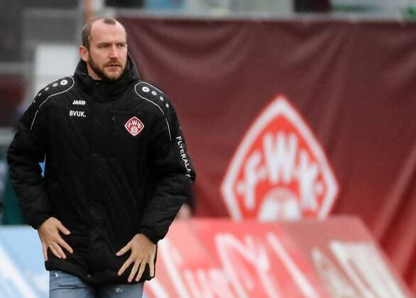 v li Board of Directors Sport Sebastian Neumann FC Würzburger Kickers , single picture, 27 11 2021, Würzburg Germany , Football, 3 Liga, FC Würzburger Kickers SV Meppen, DFB DFL REGULATIONS PROHIBIT ANY USE OF PHOTOGRAPHS AS IMAGE SEQUENCES AND OR QUASI VIDEO xfsx