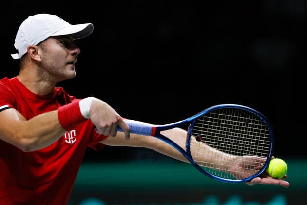 November 28, 2021, MADRID, MADRID, SPAIN: Brayden Schnur of Canada in action during the Davis Cup Finals 2021, Group B, tennis match played between Canada and Kazakhstan at Madrid Arena pabilion on November 28, 2021, in Madrid, Spain. MADRID SPAIN - ZUMAa181 20211128_zaa_a181_019 Copyright: xOscarxJ.xBarrosox
