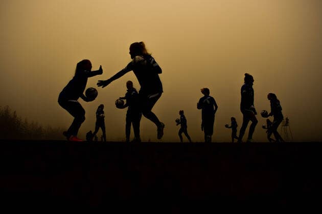 IMAGO Iconic Moments, Fußball - Frauen Bilder des Jahres 2021, Sport 11 November Sport Themen der Woche KW47 211128 Silhouettes of the players of the Norwegian women s national football team during a training session on November 28, 2021 in Yerevan. Photo: Vegard Grott BILDBYRAN kod VG VG0206 bbeng fotboll football soccer fotball vm-kval kval fifa women s world cup qualifier qualifier träning practice training trening norge norway dam armenia jerevan genre *** 211128 Silhouettes of the players of the Norwegian women s national football team during a training session on November 28, 2021 in Yerevan Photo Vegard Grott BILDBYRAN kod VG VG0206 bbeng fotboll football soccer fotball vm kval kval fifa women s world cup qualifier qualifier träning practice training training norway norway dam armenia jerevan genre,  Copyright: VEGARDxGRoTT BB211128VG009