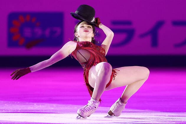 Bilder des Jahres 2021, Sport 11 November Sport Themen der Woche KW47 Sport Bilder des Tages SOCHI, RUSSIA â€“ NOVEMBER 28, 2021: Figure skater Yelizaveta Tuktamysheva of Russia performs during an exhibition gala at the 2021 Rostelecom Cup, the last of the six events in the 2021 22 ISU Grand Prix of Figure skating, Eiskunstlauf at the Iceberg Arena. Valery Sharifulin TASS  TS119D7E