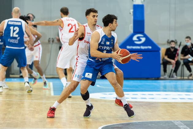 28 11 2021, Fribourg, Halle St Leonard, EuroBasket 2025 1st Round Pre Qualifiers Switzerland Cyprus, Viktor Ieronymidis Cyprus against Natan Jurkovitz Switzerland Fribourg Halle St Leonard Fribourg Switzerland  Copyright: xJustPictures.ch SirianexDavetx